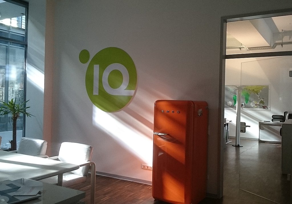 IQ Incoming meeting room