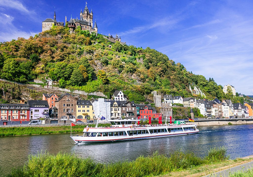 River cruise as corporate event