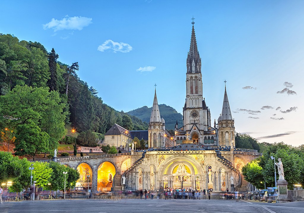 pilgrim travel Lourdes 